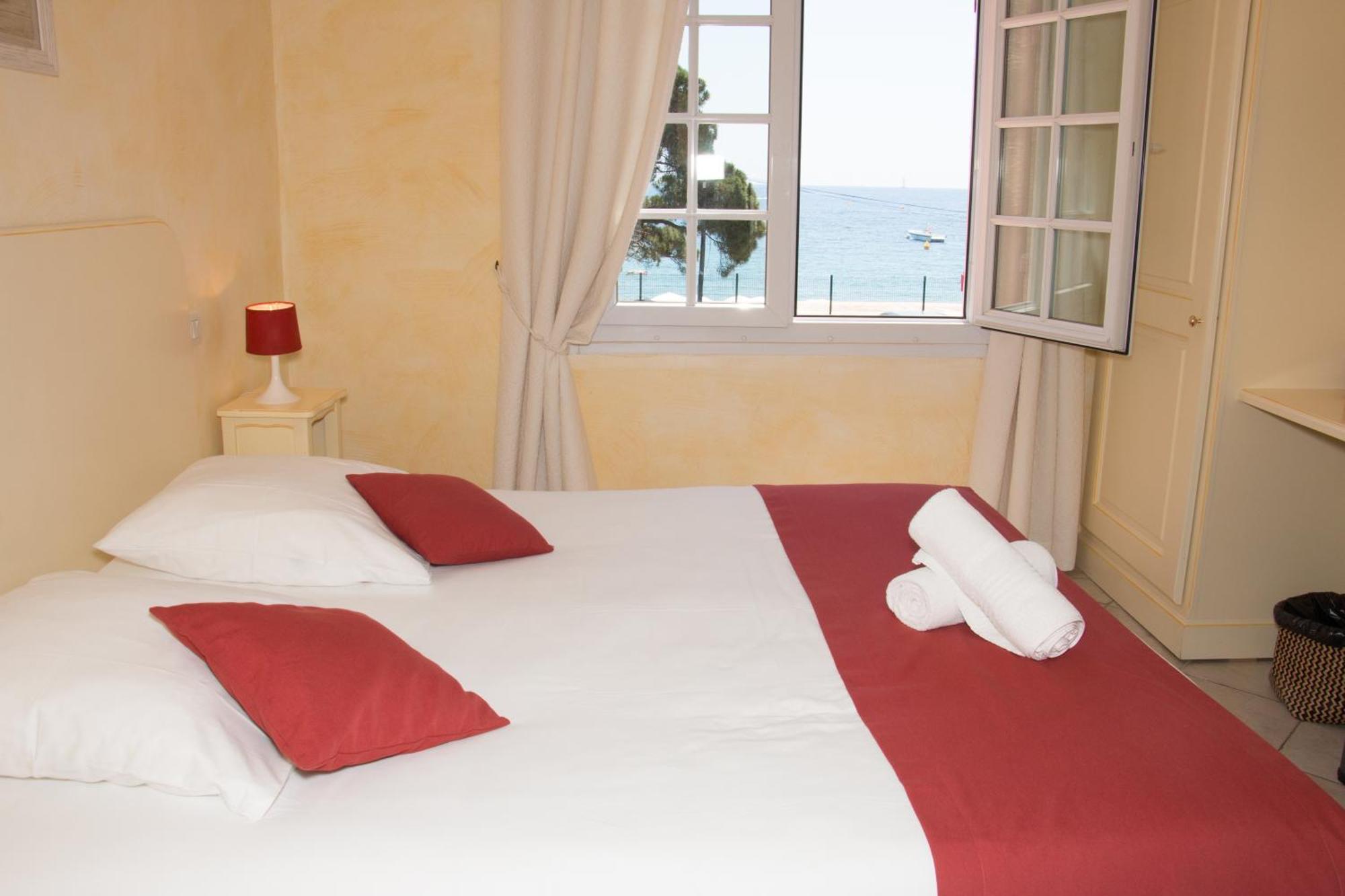 Hotel & Spa La Villa แซ็งต์-แมกซีม ภายนอก รูปภาพ