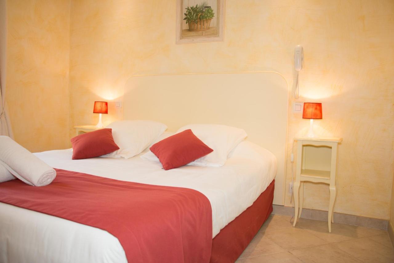 Hotel & Spa La Villa แซ็งต์-แมกซีม ภายนอก รูปภาพ