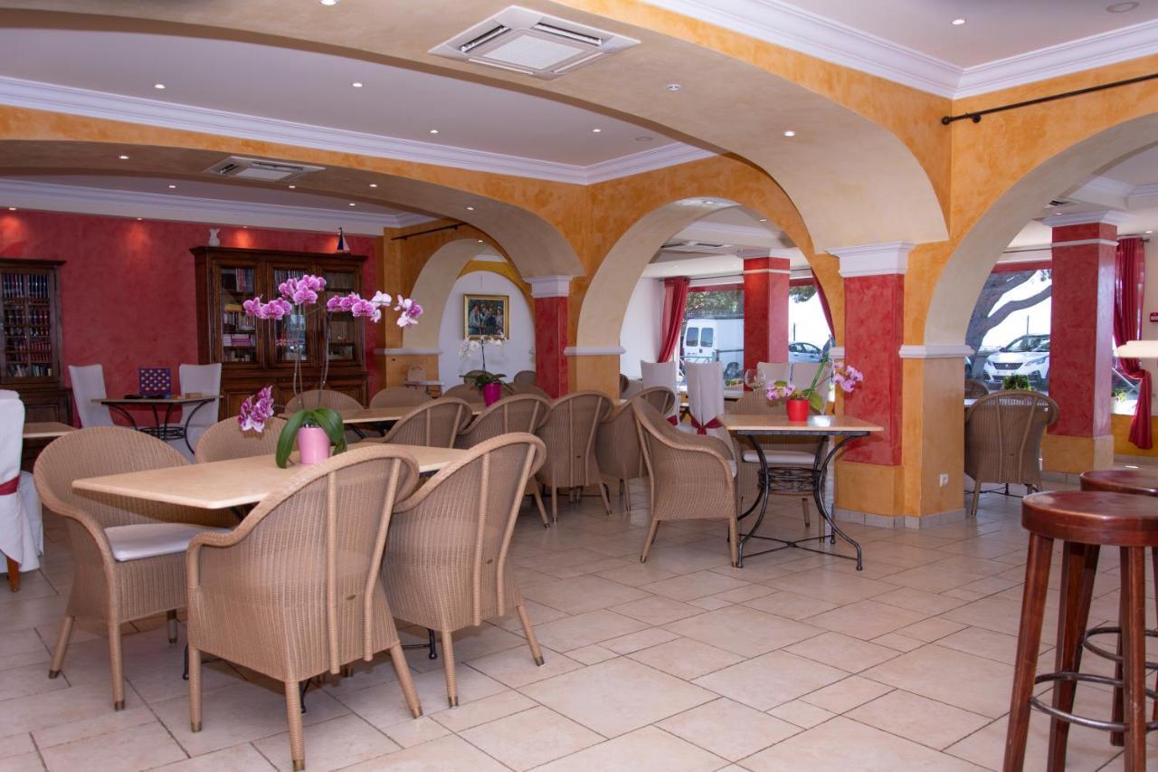 Hotel & Spa La Villa แซ็งต์-แมกซีม ภายนอก รูปภาพ
