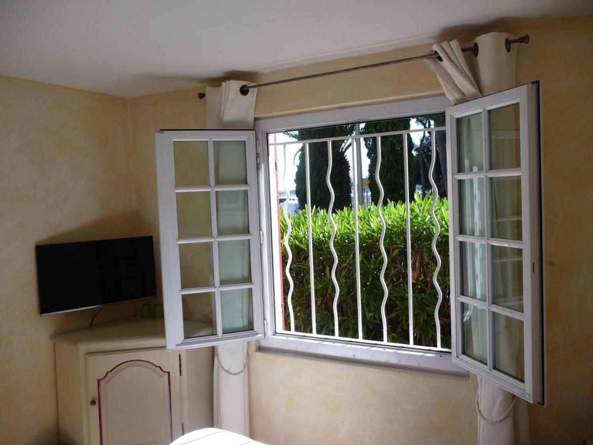 Hotel & Spa La Villa แซ็งต์-แมกซีม ภายนอก รูปภาพ