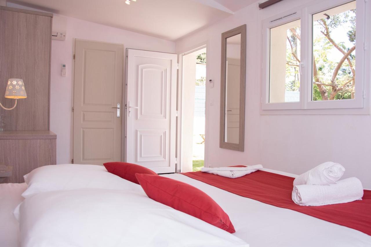 Hotel & Spa La Villa แซ็งต์-แมกซีม ภายนอก รูปภาพ